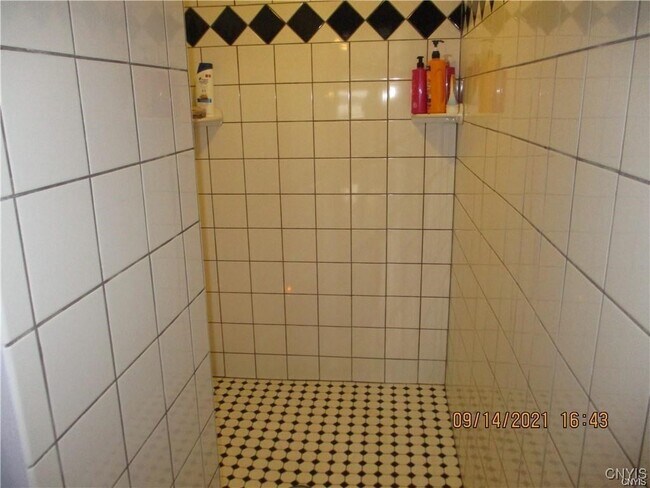 Building Photo - 47619 Dingman Point Rd