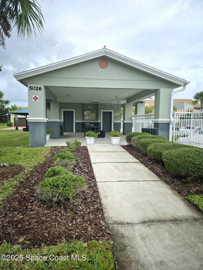 Building Photo - 3325 Sedge Dr