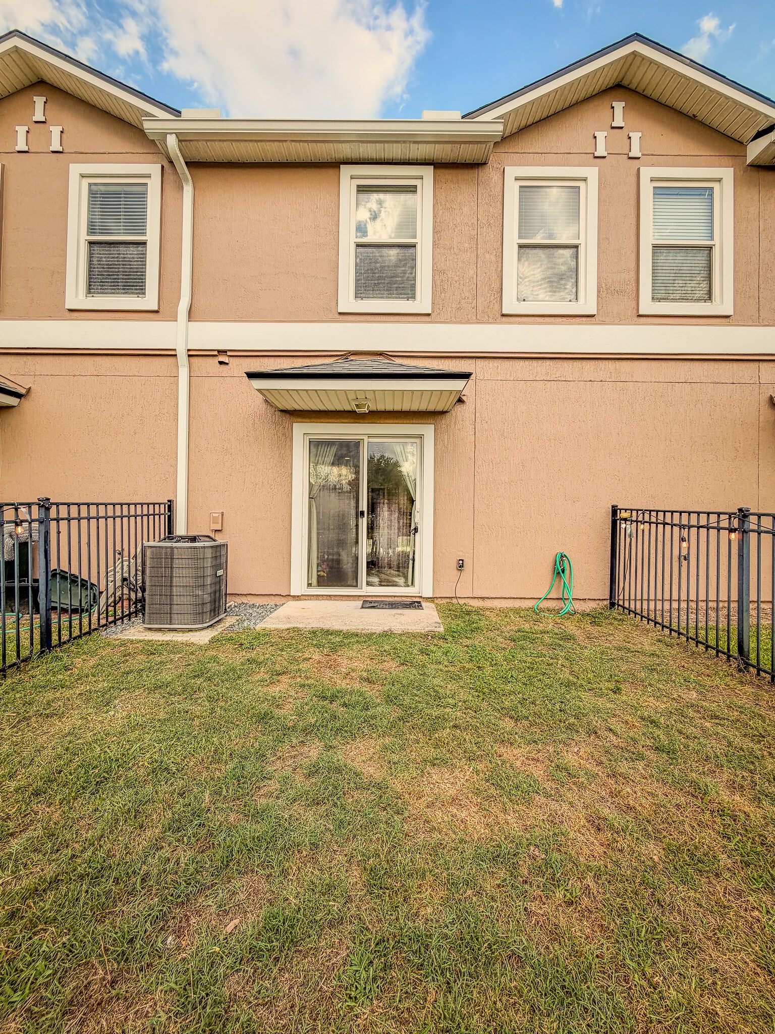 Building Photo - 209 Leese Dr