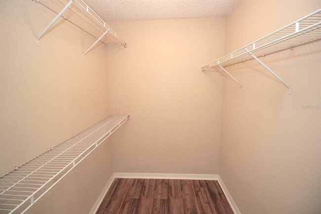 Building Photo - 32 Ryding Ln