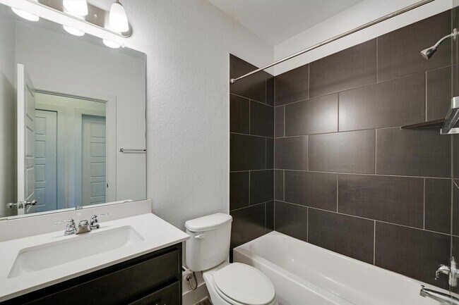 Building Photo - 2205 Capulet St