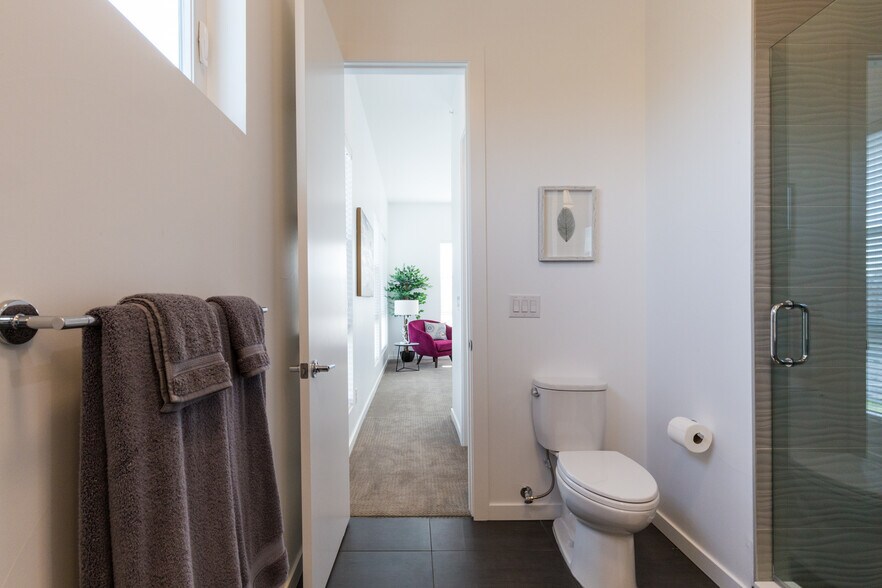 Building Photo - 3081 W 16th Ave