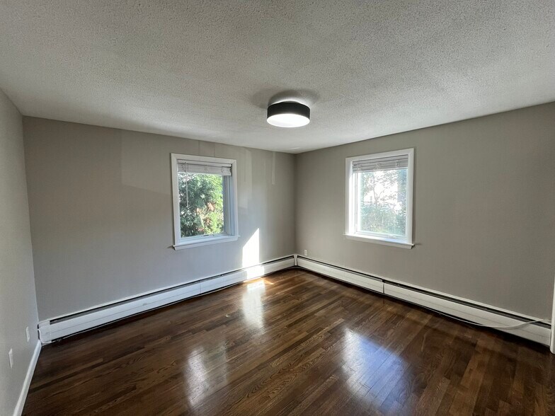 Building Photo - 50 Evergreen St