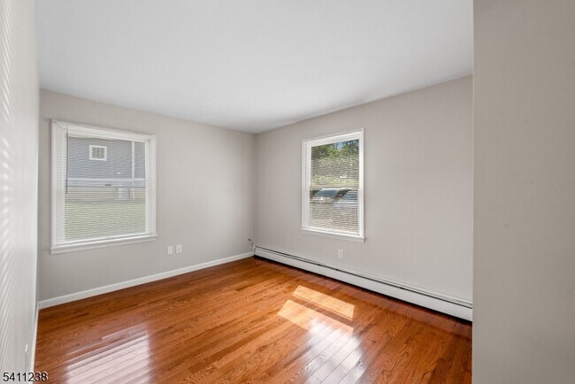 Building Photo - 18 W River Styx Rd