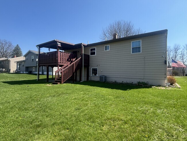 Building Photo - 1750 Nova Ln