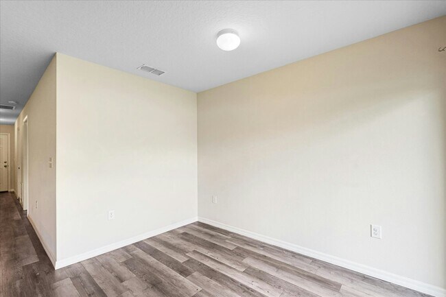 Building Photo - 29 Lloshire Path