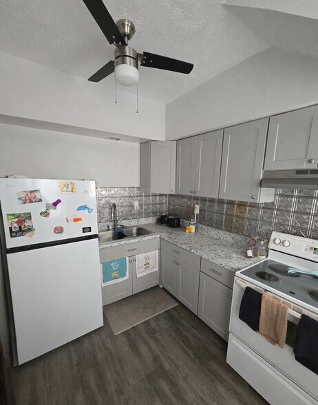 Building Photo - 3218 W 112th St