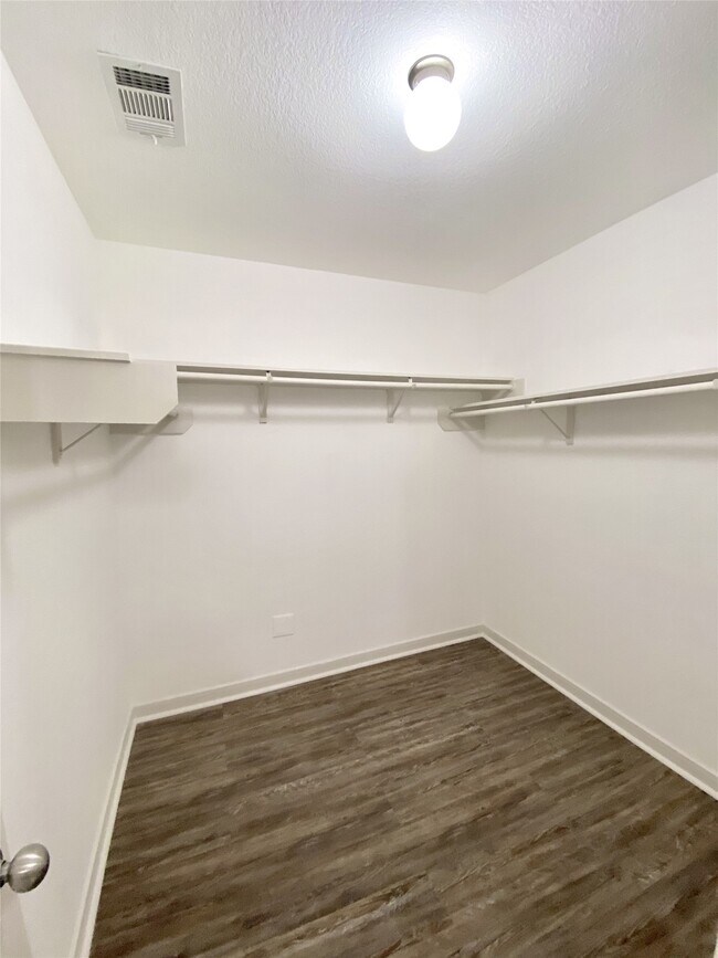 Building Photo - 28922 San Bernard River Loop