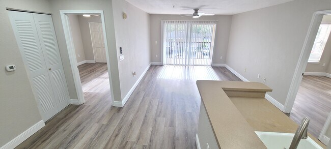 Building Photo - 940 Village Trail