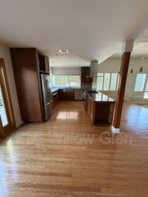 Building Photo - 536 Curie Dr