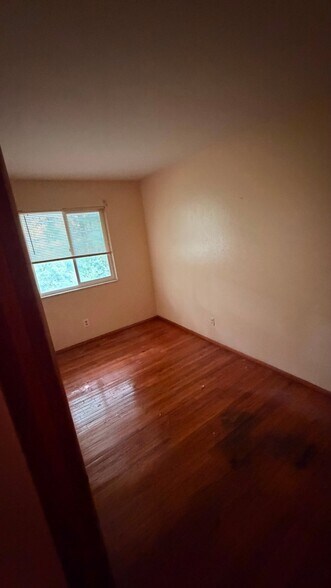 Building Photo - 5044 Secor Rd