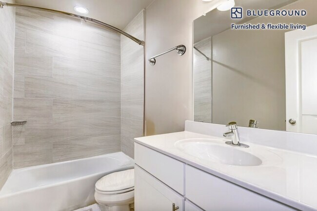 Building Photo - 2111 Richmond Hwy