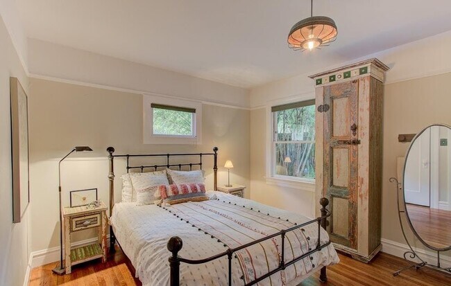 Building Photo - 365 Wawona St