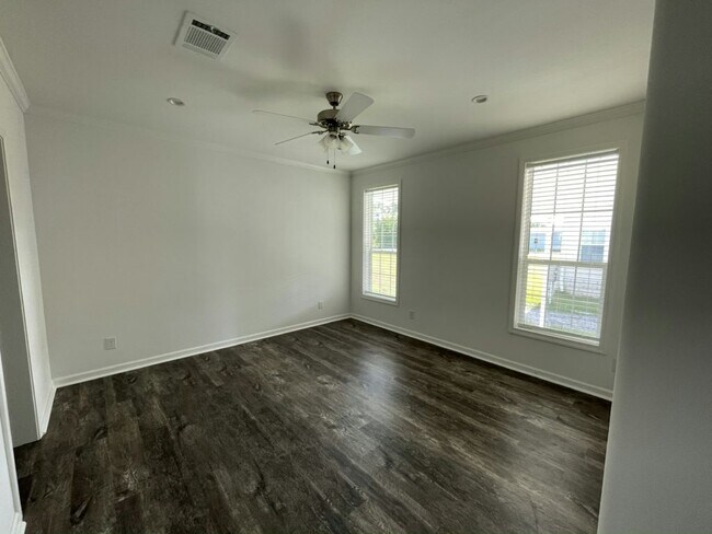 Building Photo - 34669 Ballyhoo Dr