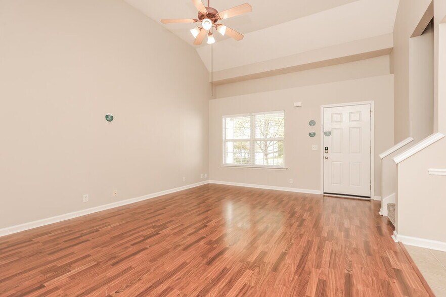 Building Photo - 852 Dover Glen Dr