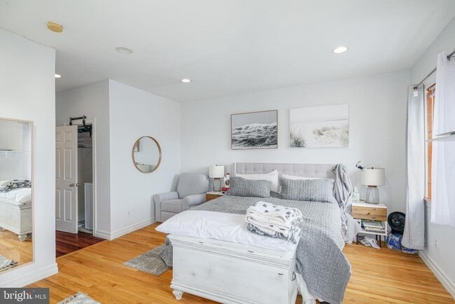 Building Photo - 615 S 11th St