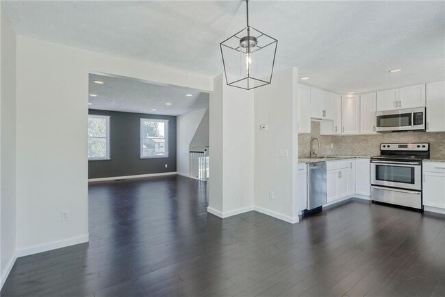 Building Photo - 7 Bramblewood Ln