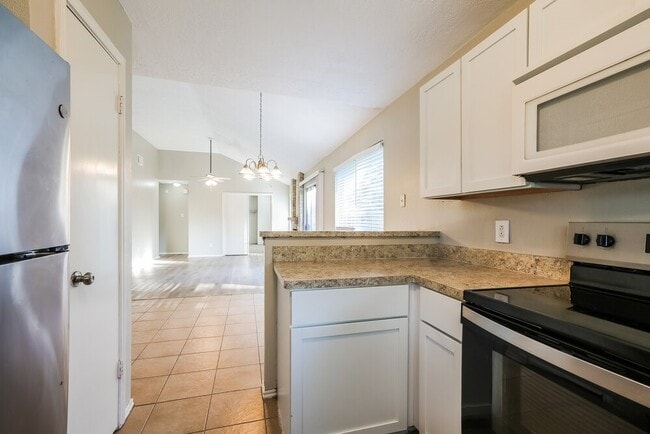 Building Photo - 8215 Eastern Bluebird Dr