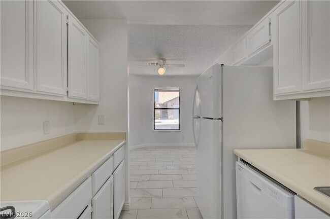 Building Photo - 313 Crosswind Way
