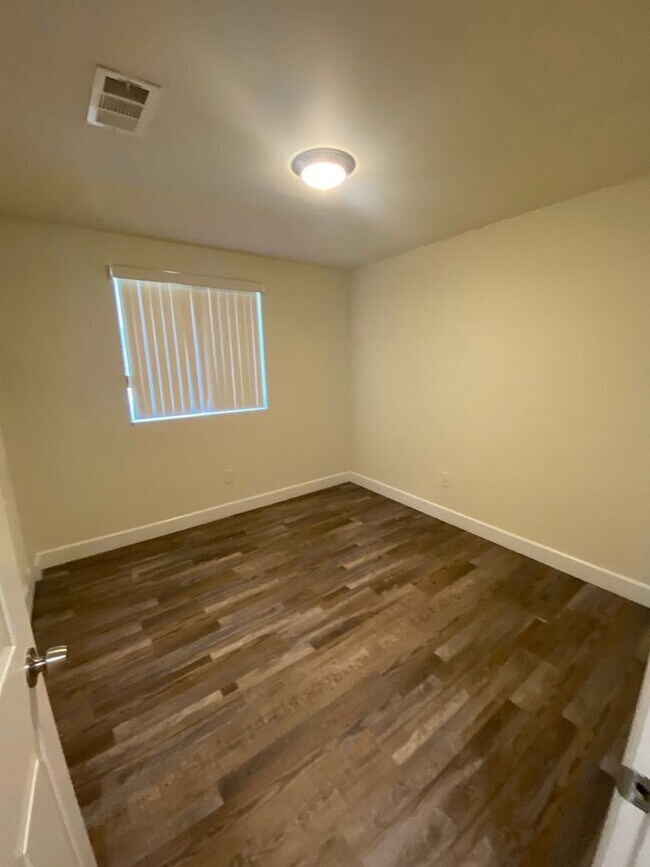 Building Photo - 23(1456,1458)