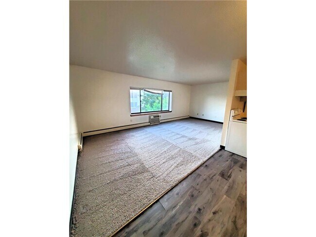 Building Photo - 122 Spring St