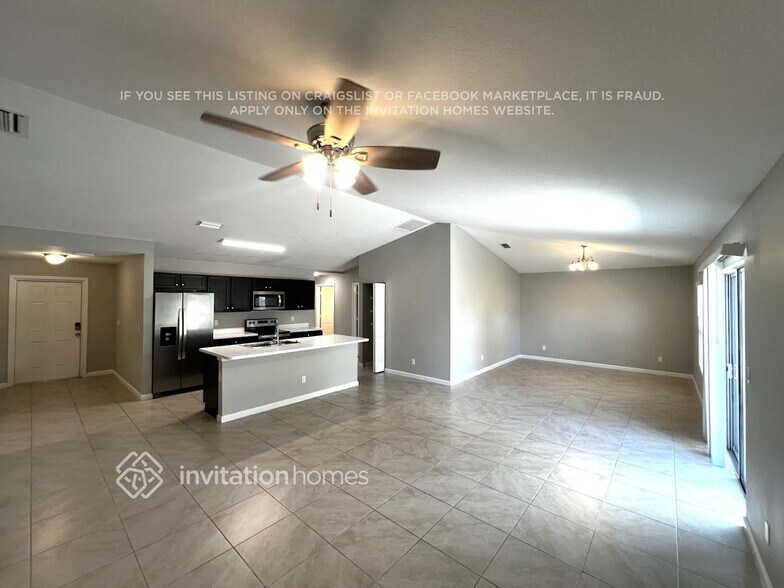 Building Photo - 225 SW Grove Ave