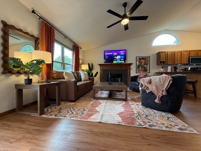 Building Photo - 9736 Flagstone Way