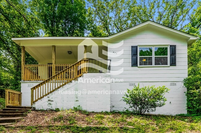 Building Photo - 820 Vanderbilt St