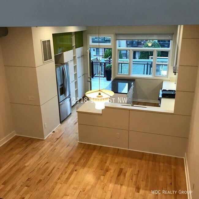 Building Photo - 2118 10th St NW