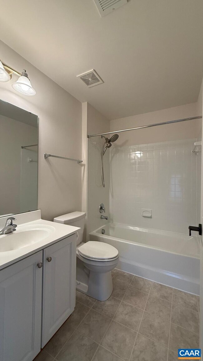 Building Photo - 2350 Abington Dr