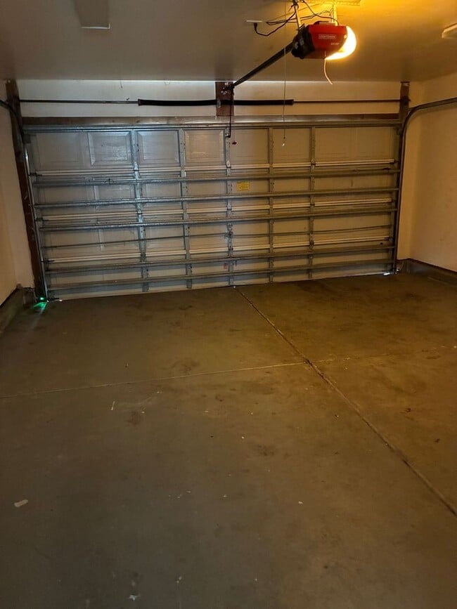 Building Photo - Southgate 3BR, 2BA home fully fenced