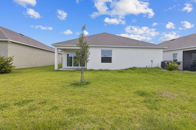 Building Photo - 10621 SW Vasari Way