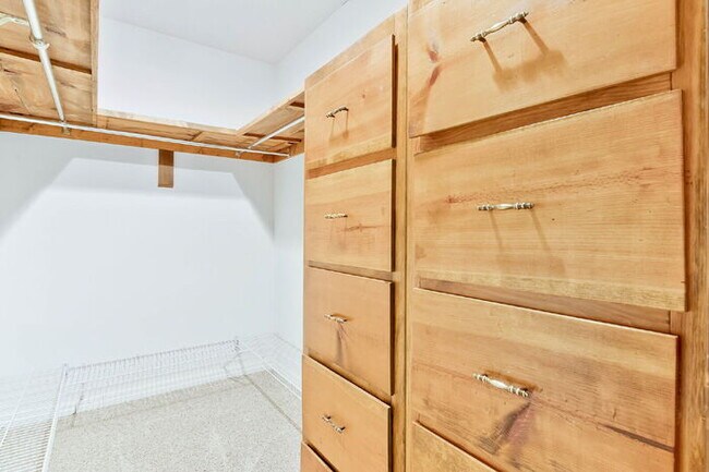 Building Photo - AVAILABLE NOW – $3,000/MONTH – ALL UTILITIES + LAWN SERVICE + POOL SERVICE INCLUDED!