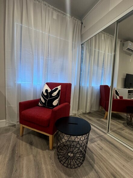 Building Photo - 5827 Rose Ave