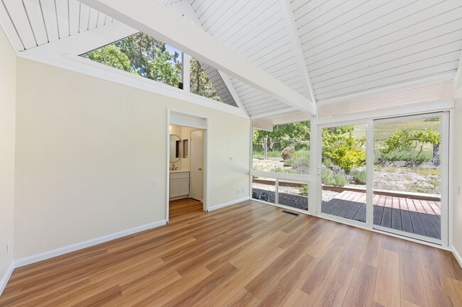 Building Photo - 81 Sotelo Way