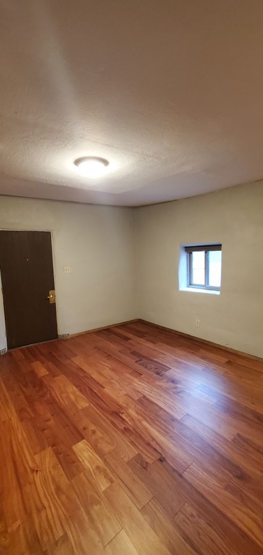 Building Photo - 945 Agua Fria St