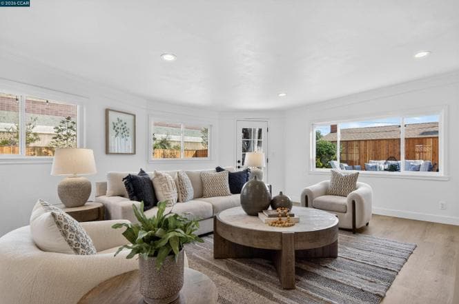 Building Photo - 7761 Ironwood Dr