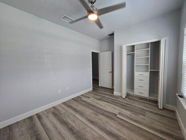 Building Photo - Beautiful 3-Bedroom, 2.5 Bath Home in Desi...