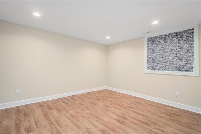 Building Photo - 597 Angell St