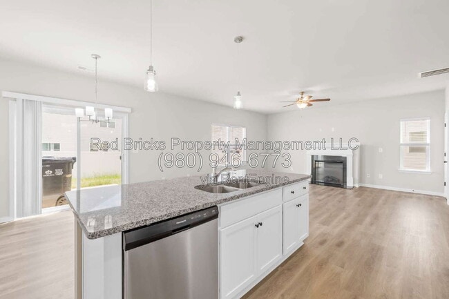 Building Photo - 7113 Stoney Wood Ln