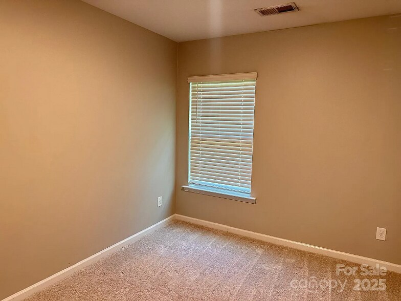Building Photo - 6029 Guildford Hill Ln