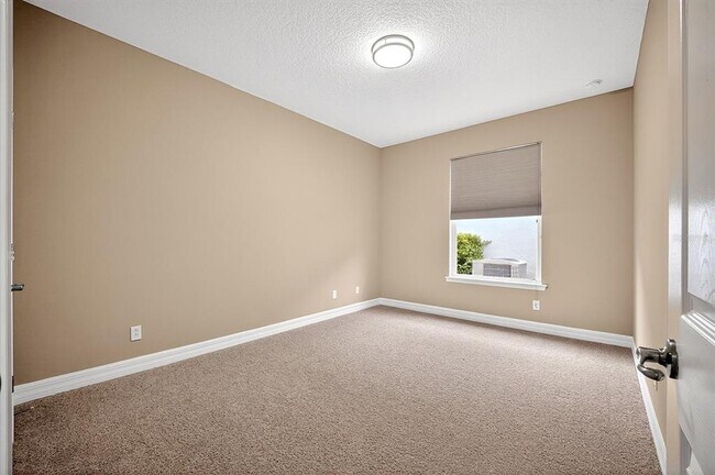 Building Photo - 1374 Lexington Ave