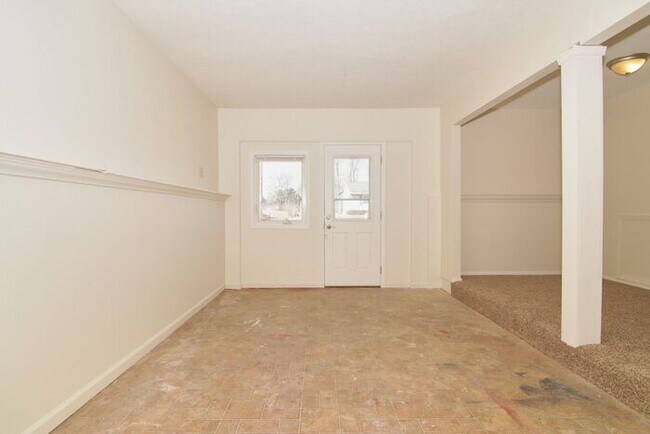 Building Photo - Nicely Updated Home
