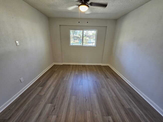 Building Photo - 307 Hildred Ave