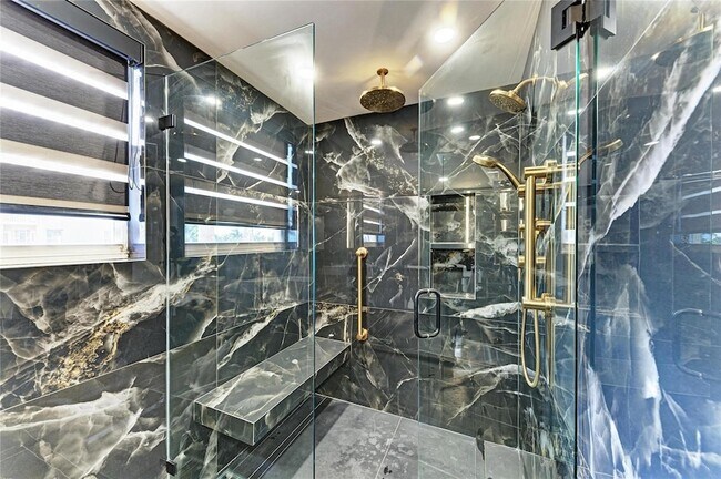 Building Photo - 603 Longboat Club Rd