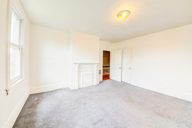 Building Photo - 103 Harwood St