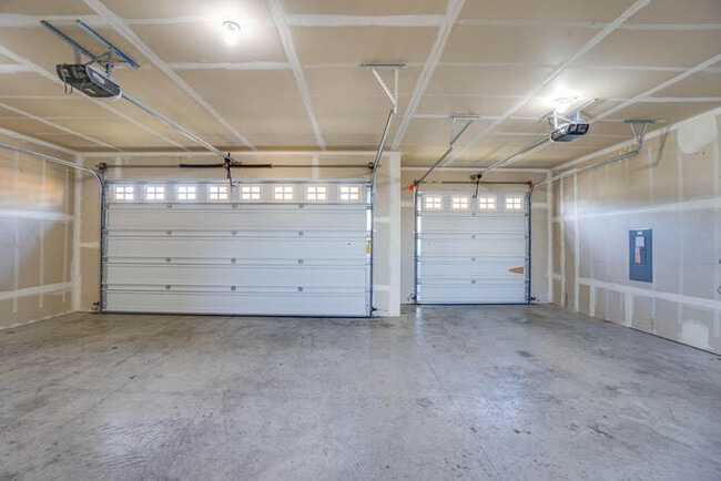 Building Photo - BEAUTIFUL VIEWS of MT. HOOD