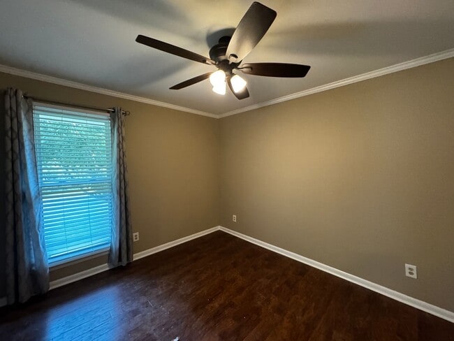Building Photo - 132 Turnwood Ln