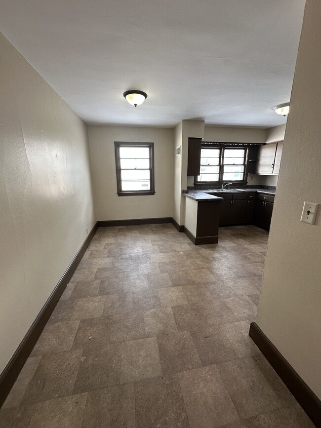 Building Photo - 857 9th St