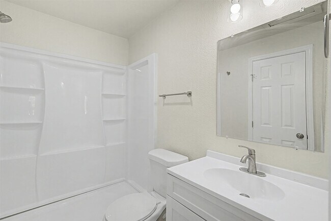 Building Photo - 9021 White Settlement Rd